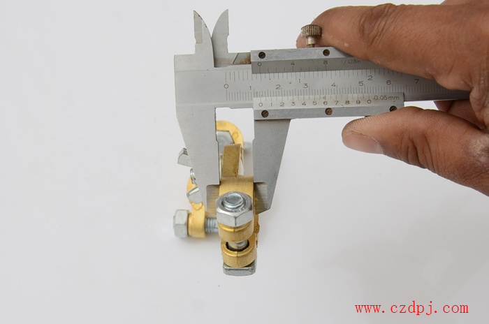 手拧式纯铜电瓶夹（底部带内六孔）