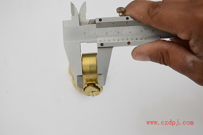 单螺丝锌合金电瓶夹